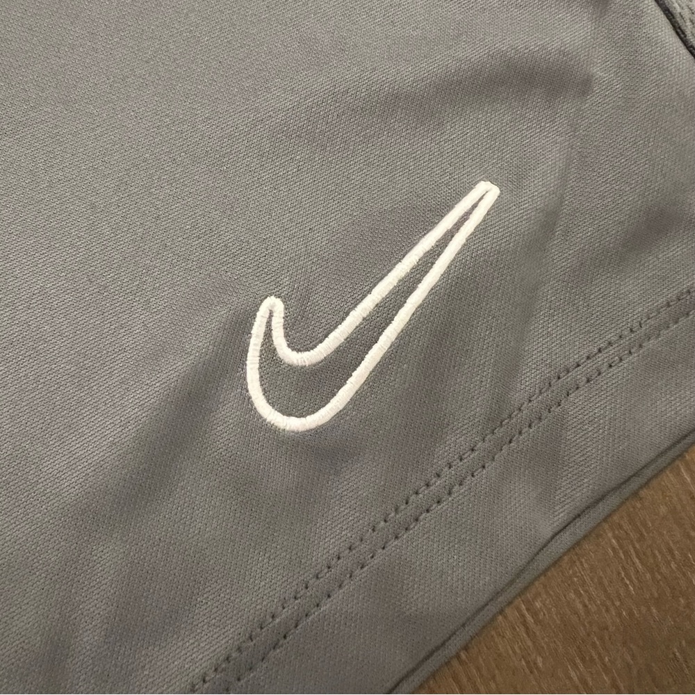 Nike Boys' Grey Shorts - Picture 5 of 5